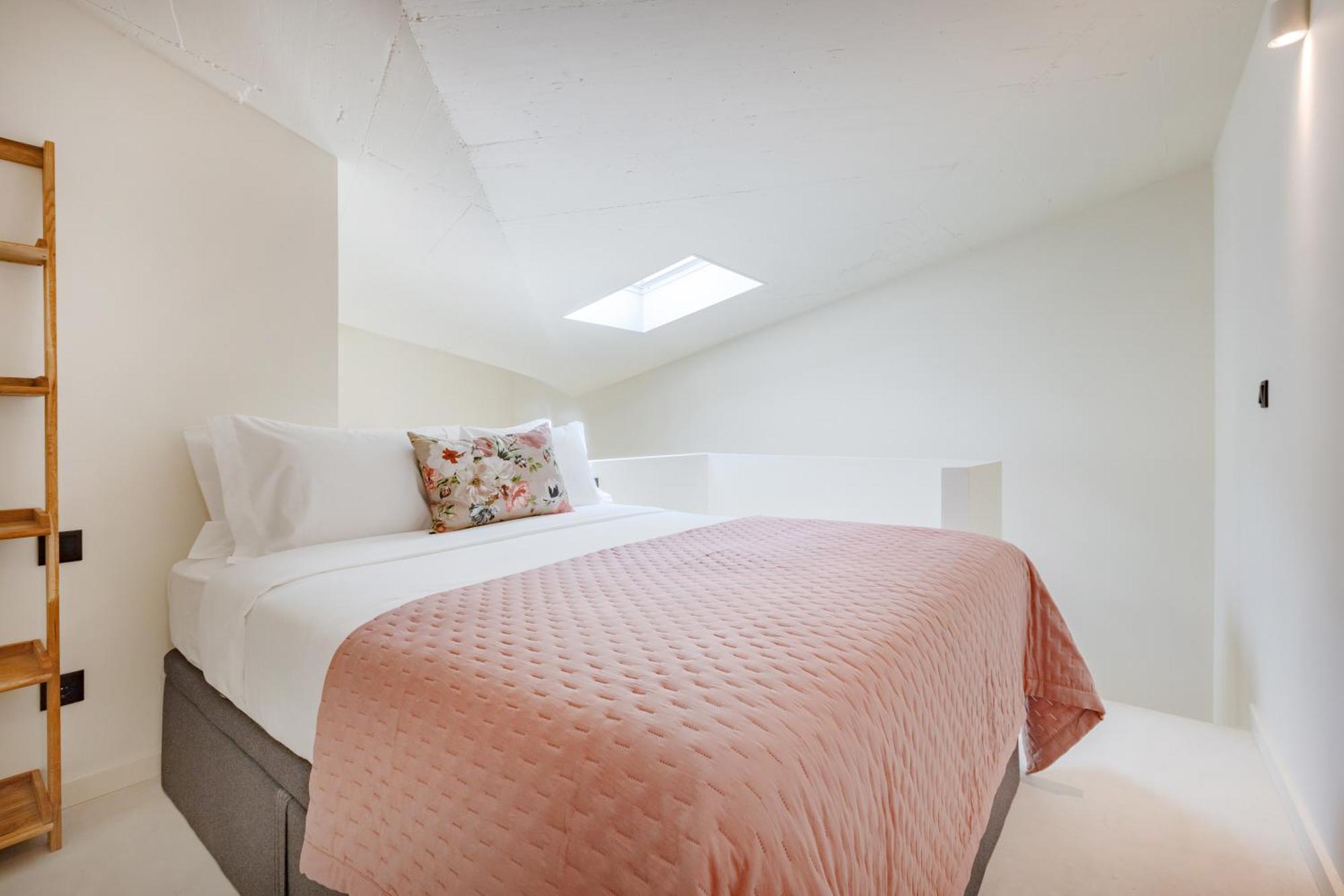 Apartment Minimalist Loft At Terracotta Collection Porto